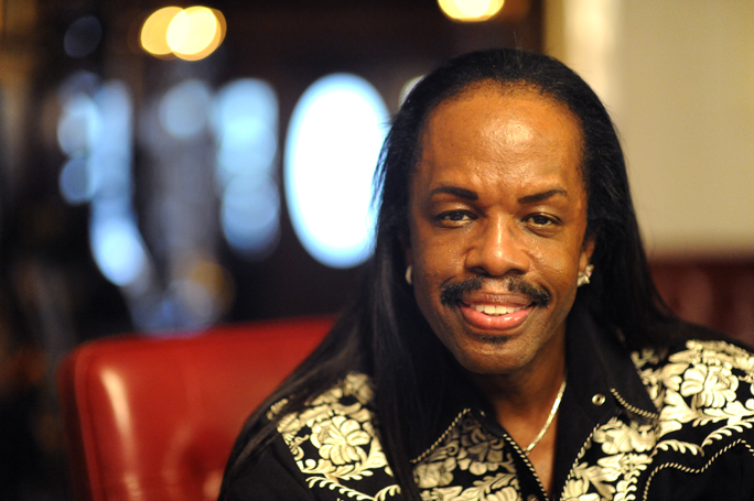 Verdine White Chillin at Home