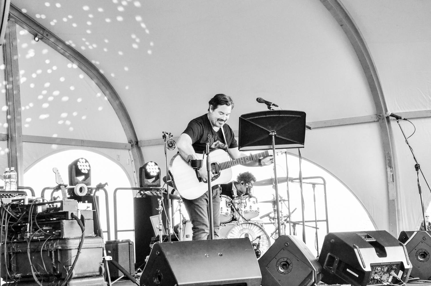 Duncan Sheik and Suzanne Vega Sunset Concert at Sands Point Preserve Conservancy on 9-25-2016. 