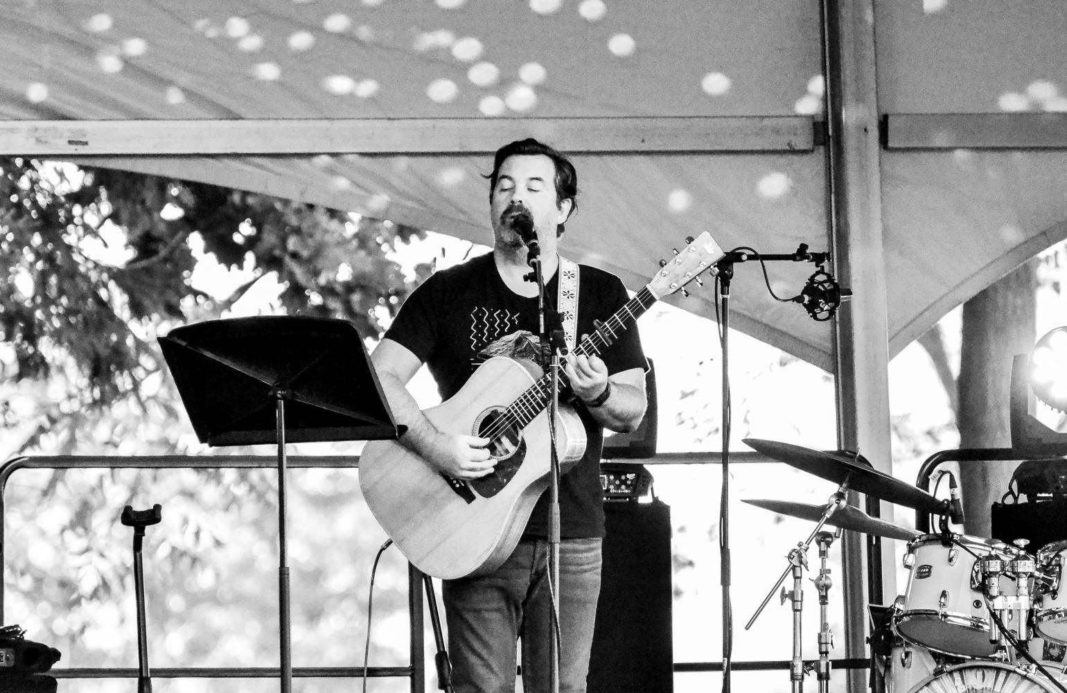 Duncan Sheik and Suzanne Vega Sunset Concert at Sands Point Preserve Conservancy on 9-25-2016. 