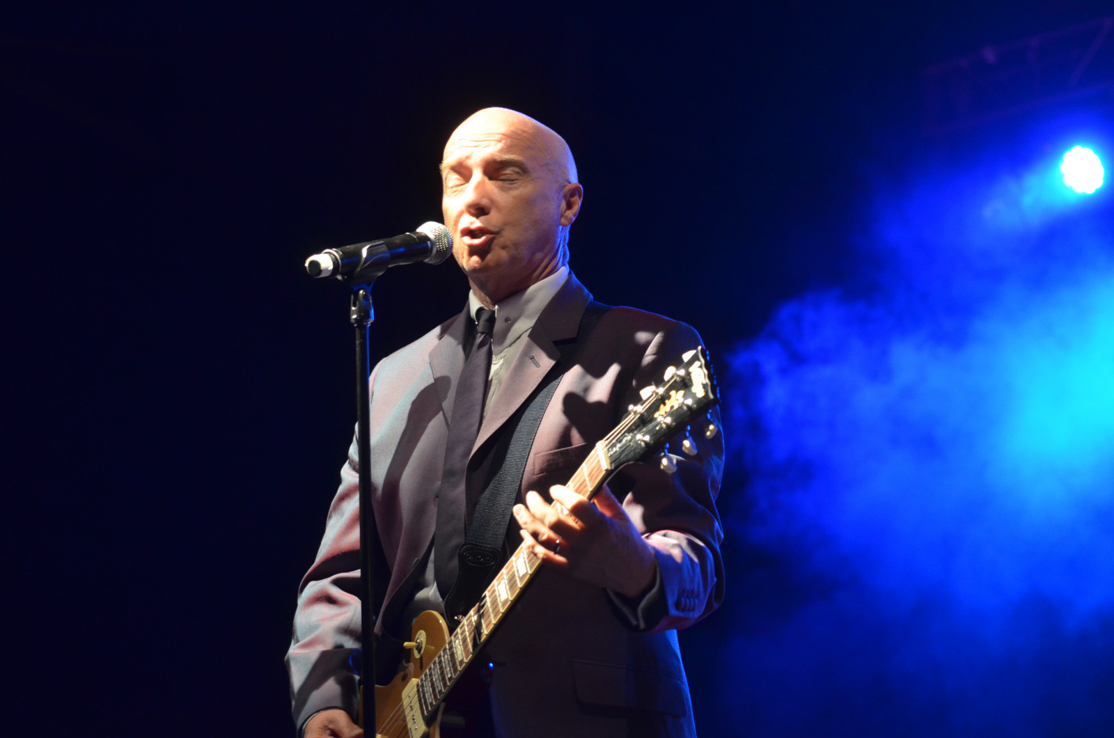 Midge Ure Performing at the Retro Futura Show on 8-23-2014.