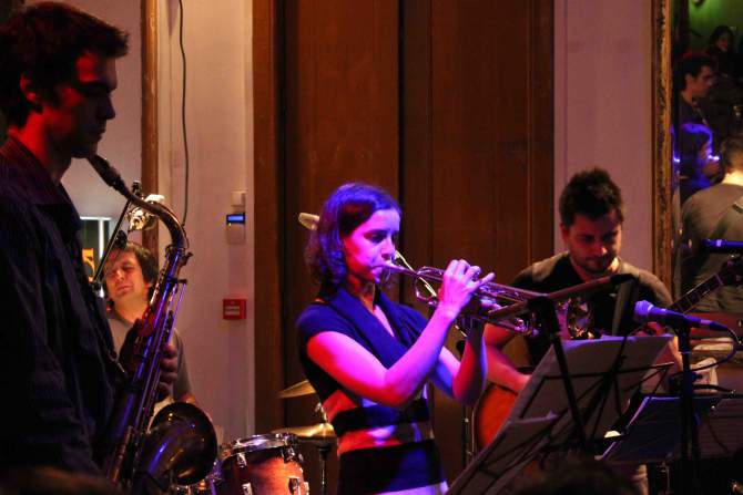 José pedro coelho(sax), marcos cavaleiro (dr), susana santos silva (trp), andré fernandes (guit)