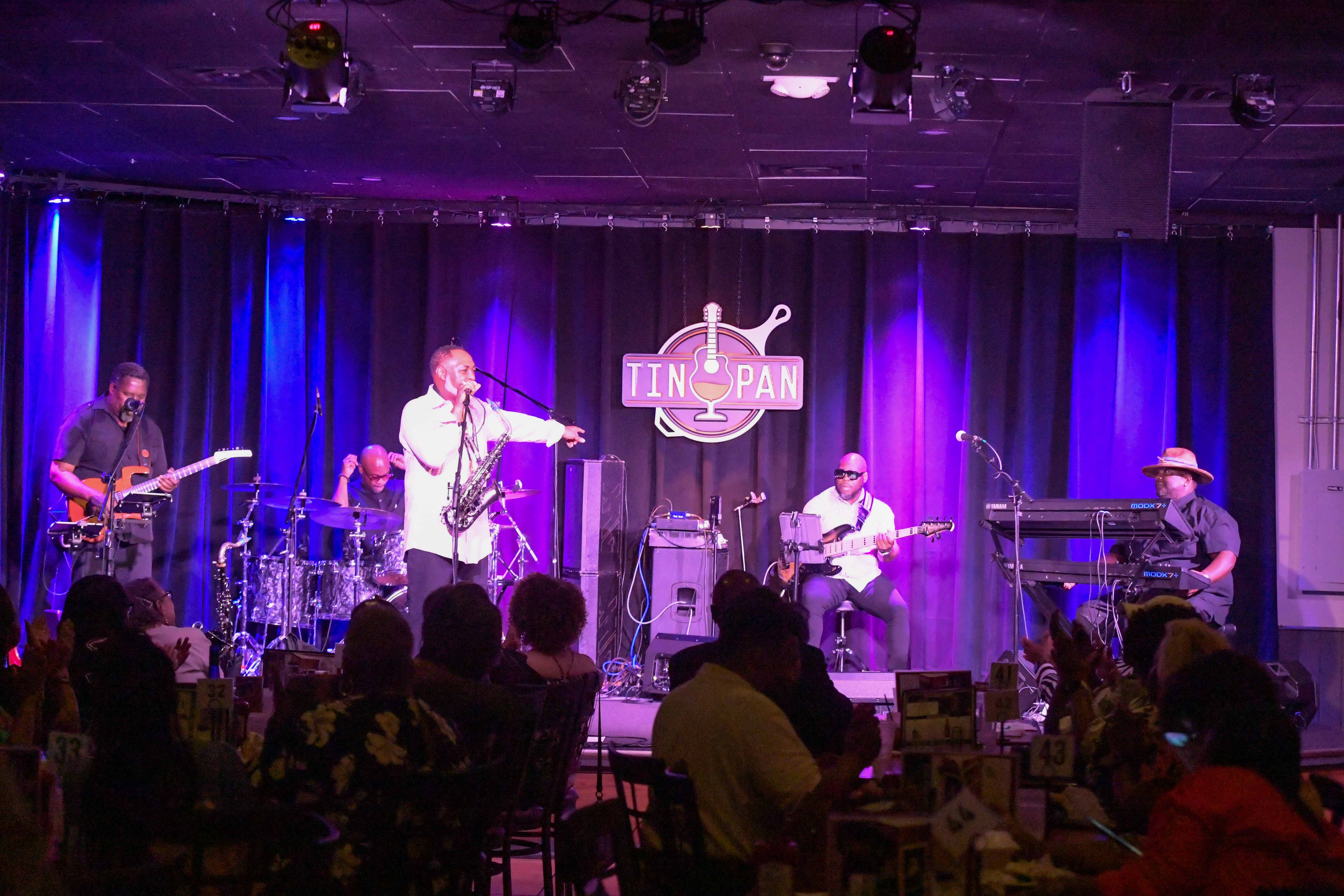 Art Sherrod Jr - tenor, Waren Jones - keyboards, Spyda - drumsStan Couper - guitar, 