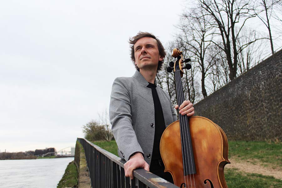 Rupert Gillett: One Voice, One Cello