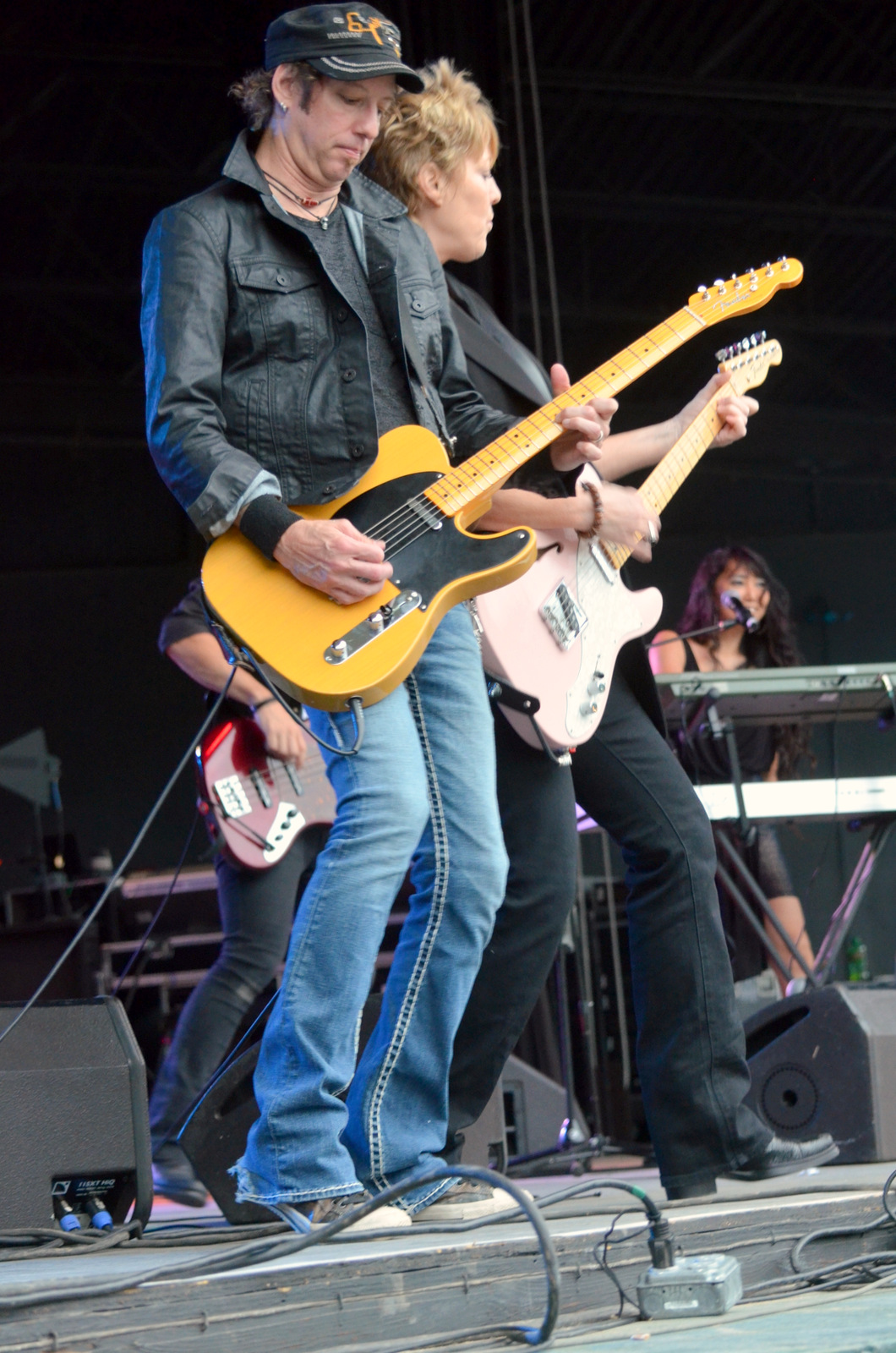 Katrina Leskanich of Katrina and the Waves at the Retro Futura Tour.