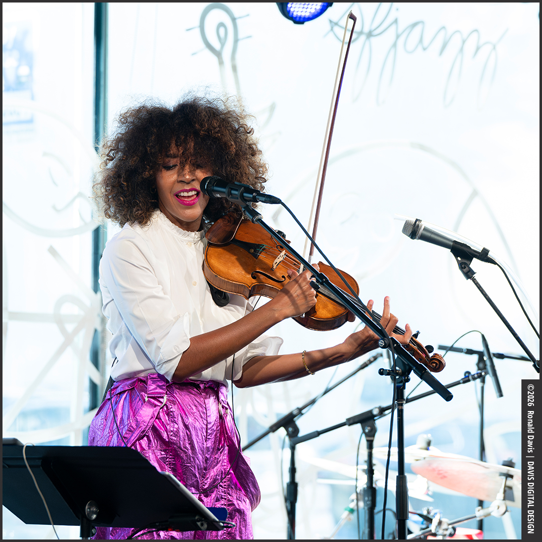 Yilian Canizares — jazz photo by Ronald Davis | All About Jazz