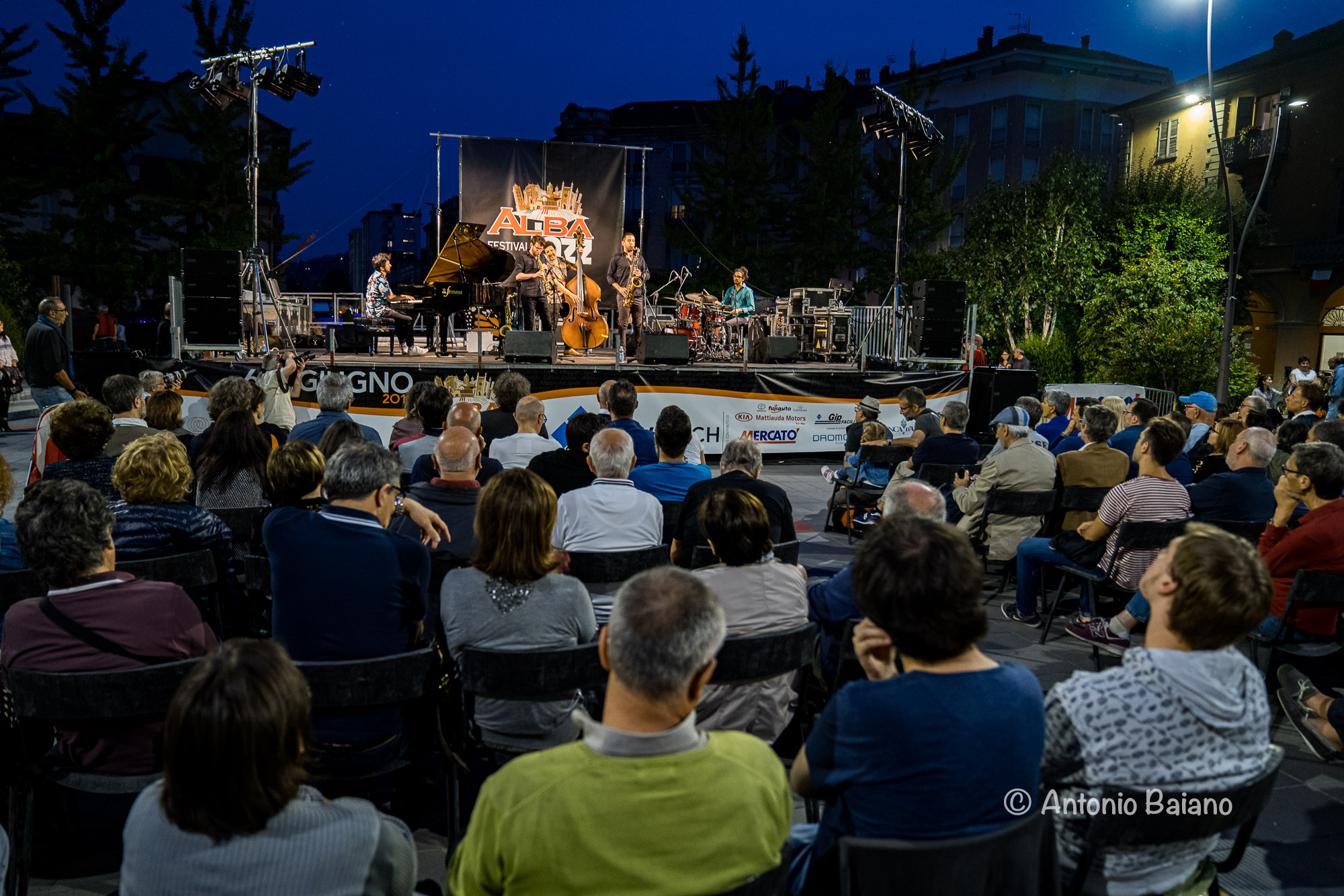 Omer Avital Quintet "Quantar"