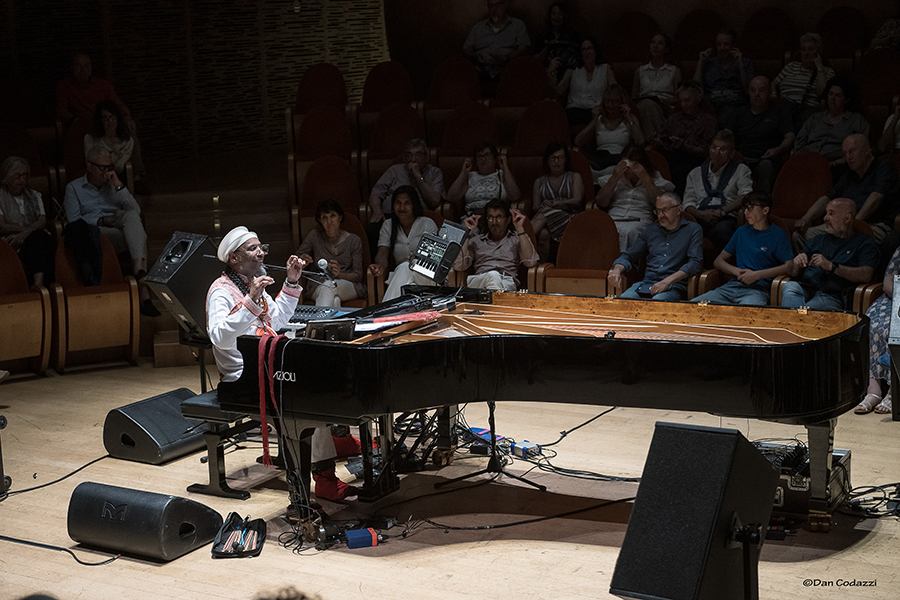 Omar Sosa "Sendas" — jazz photo by Danilo Codazzi | All About Jazz