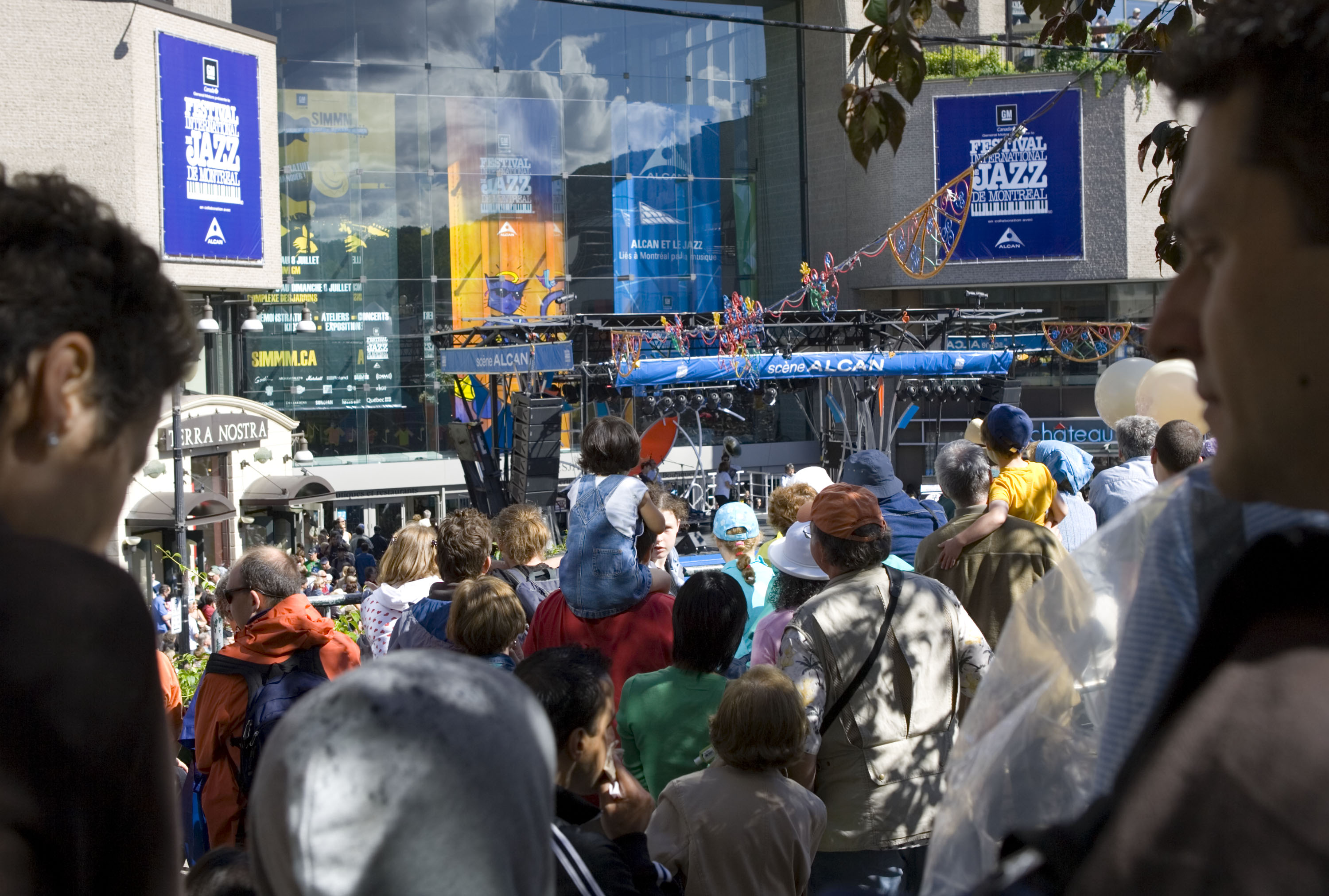 2007 Montreal Jazz Festival Street Scenes