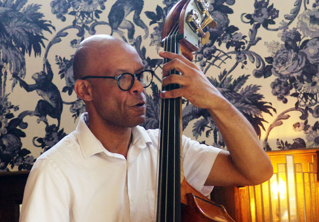 Peter Jones Quartet