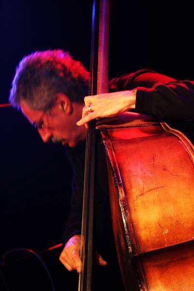 Mario Pavone with "Mario Pavone - Orange" at the Sud Des Alpes, Amr, Geneva, Switzerland, 2006