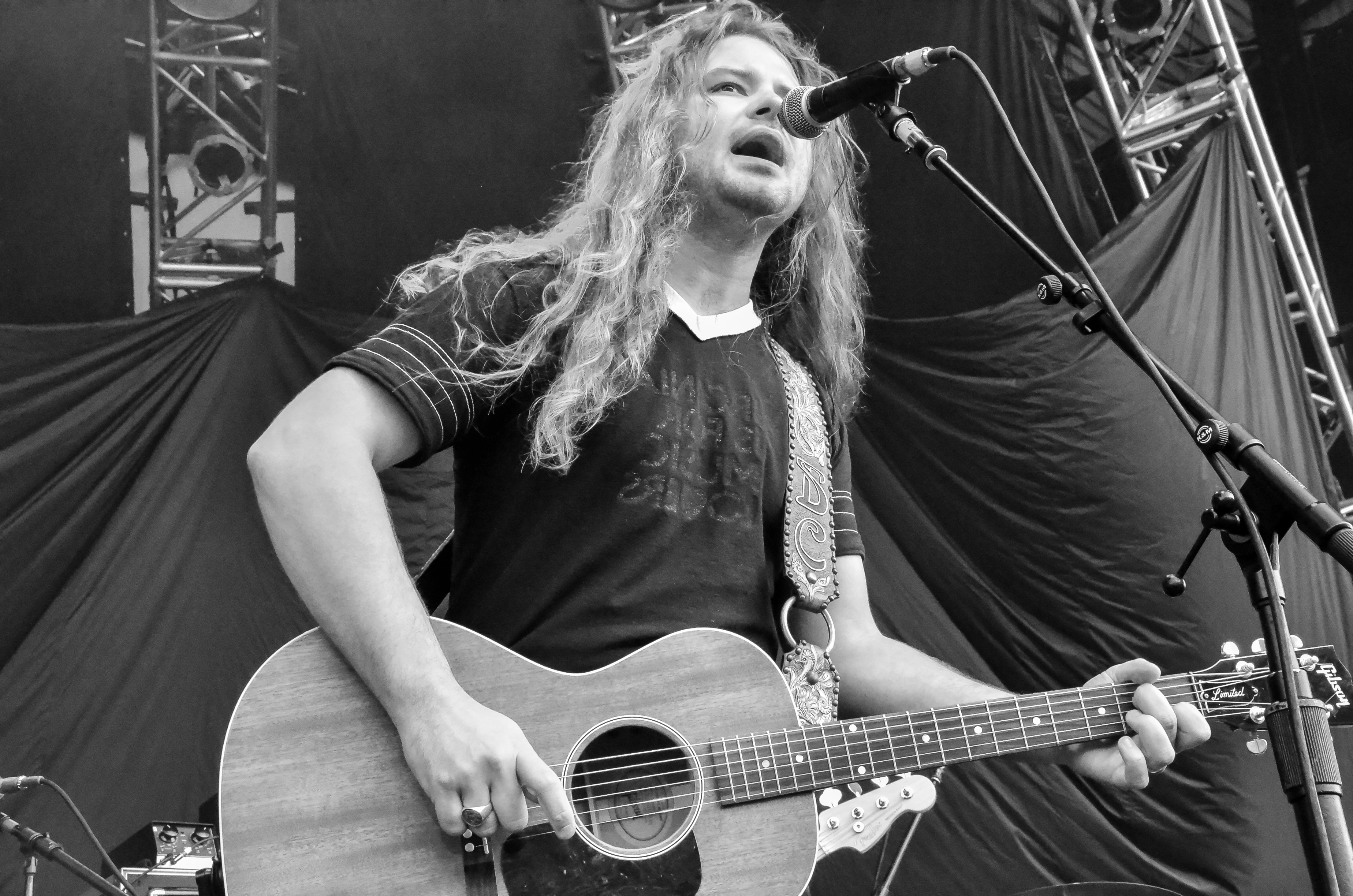 Brent Cobb at Northwell Health at Jones Beach Theater.