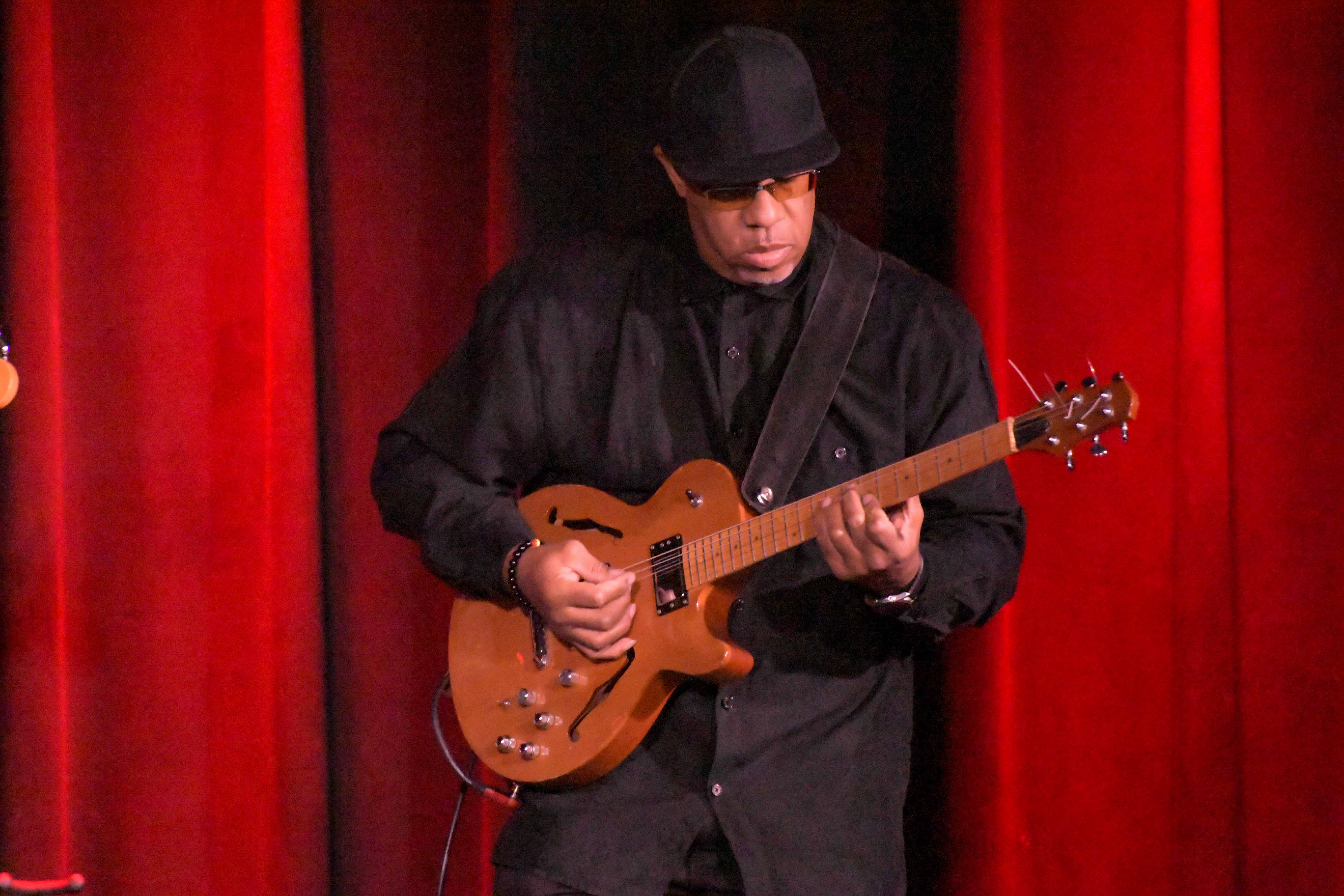 Chris Beasley - guitar