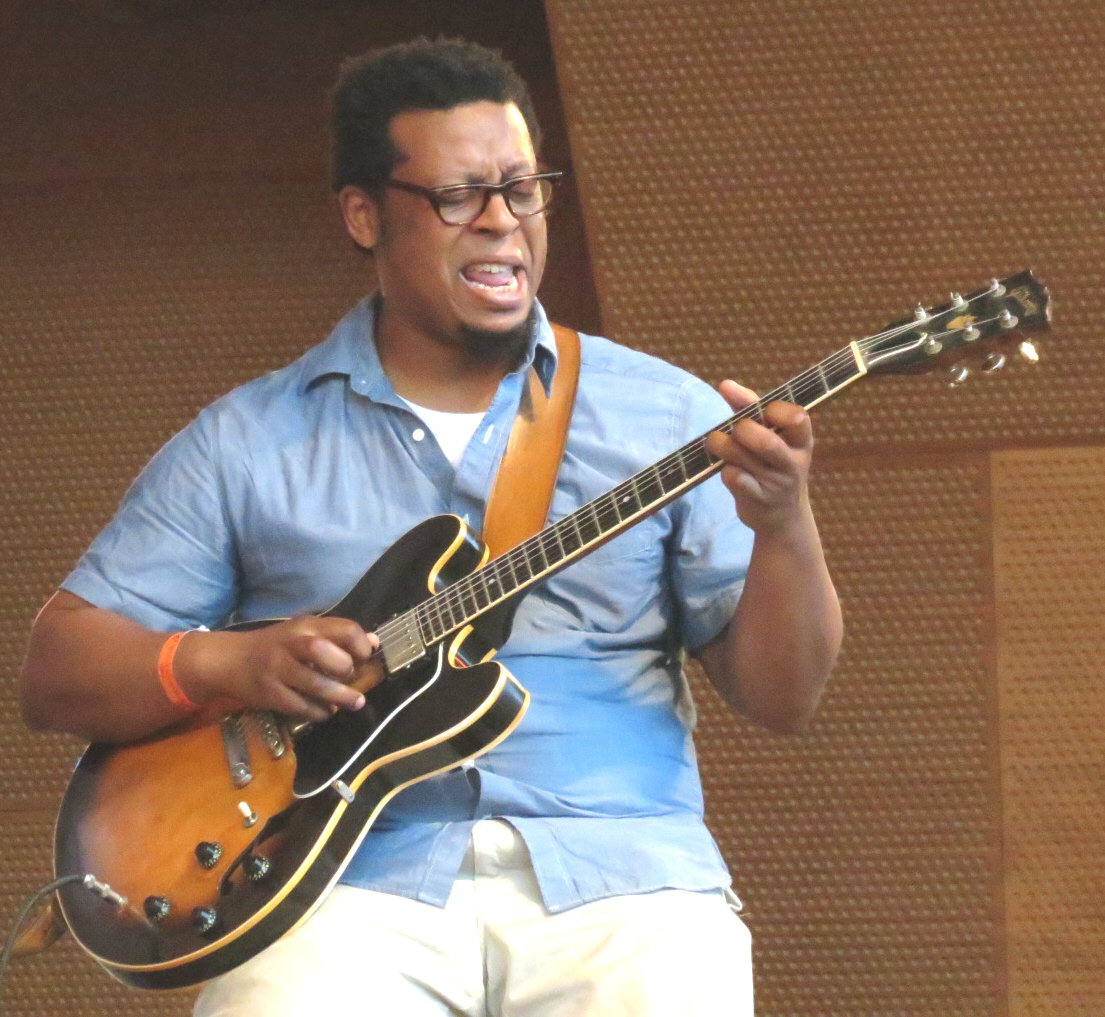 Jeff parker with hamid drake and bindu at 2013 chicago jazz festival