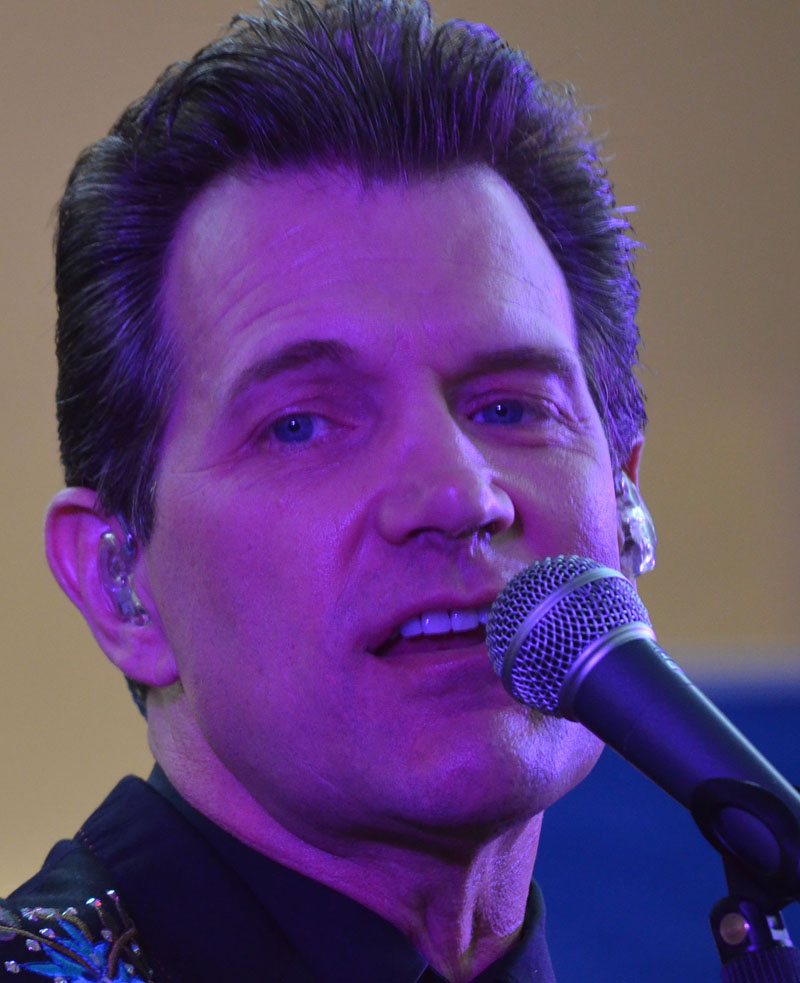 Chris Isaak