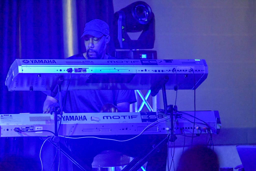 JL Harris - keyboards