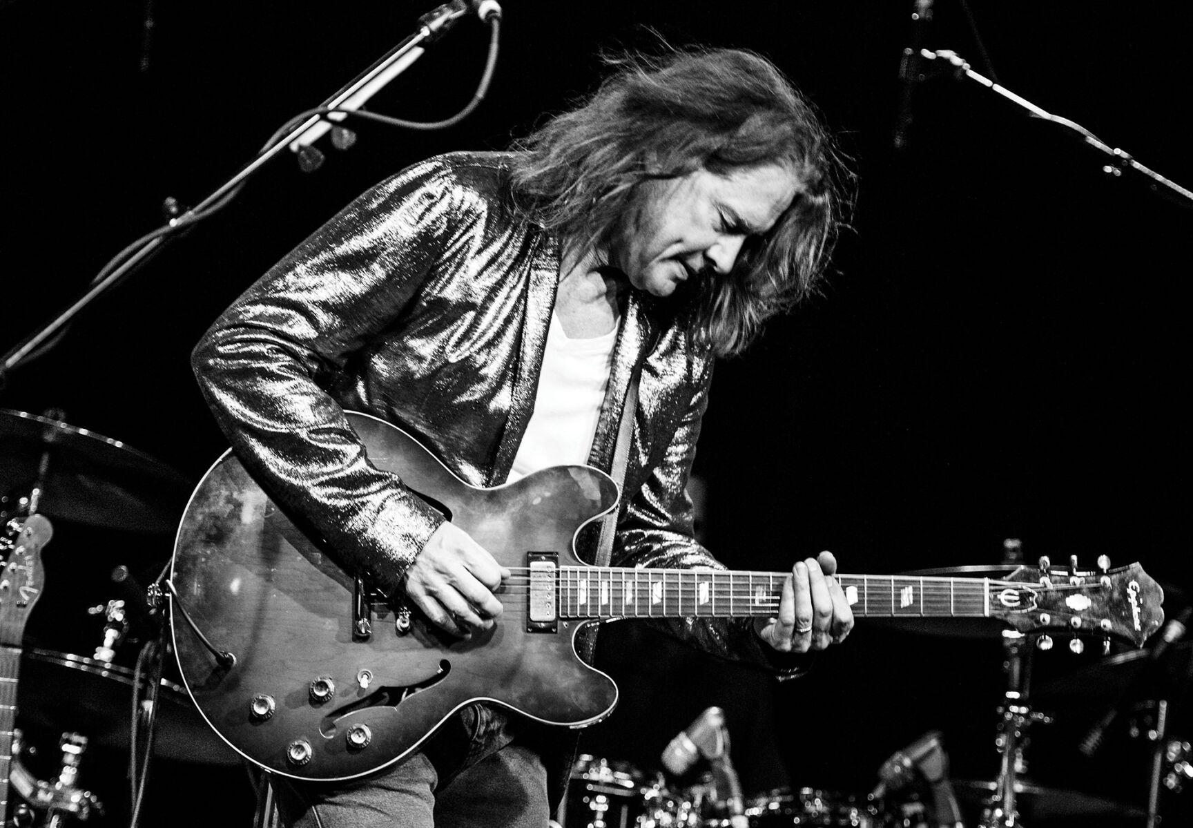 Zurich Jazz Orchestra Feat. Robben Ford (git)