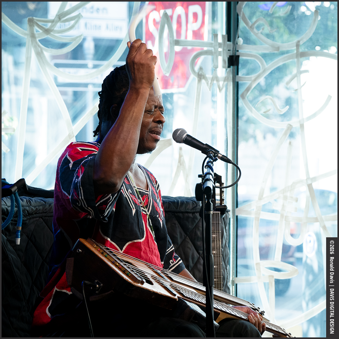 Childo Tomas — jazz photo by Ronald Davis | All About Jazz