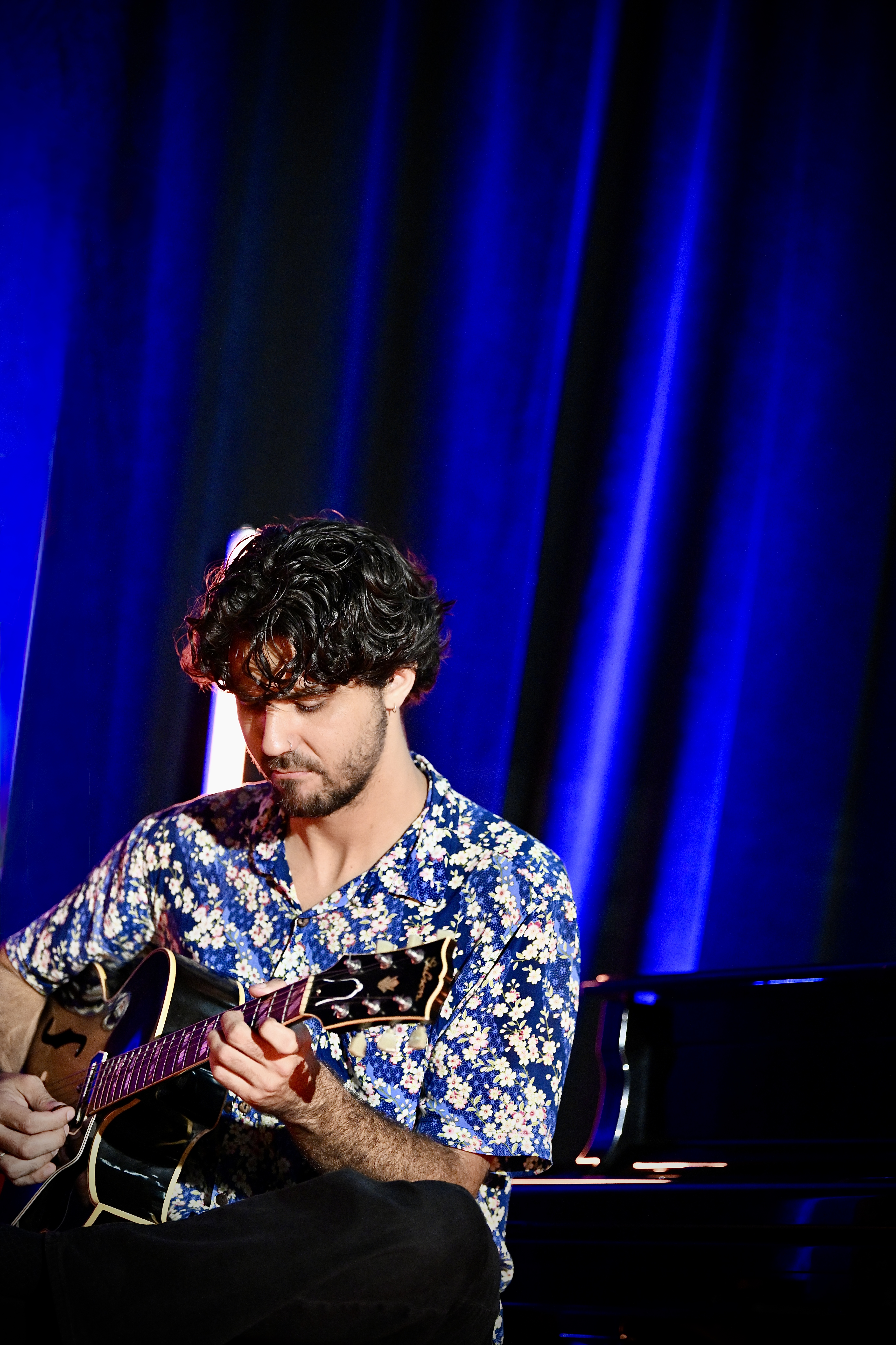 Leo Larratt (with Jarien Jamanila) — jazz photo by Dan Bilawsky | All About Jazz
