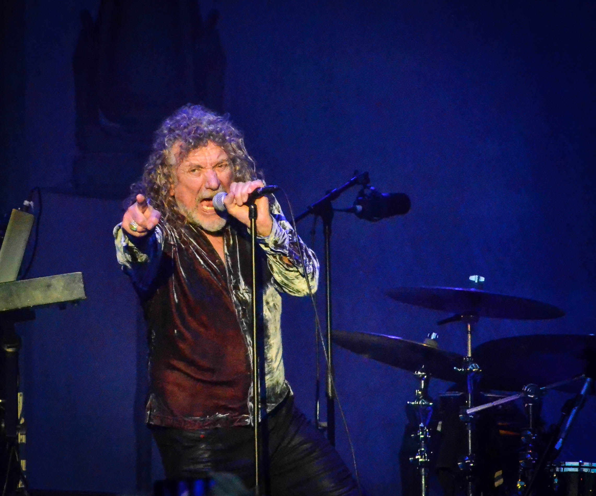 Robert Plant with special guest Sheryl Crow at Forest Hills Stadium. 