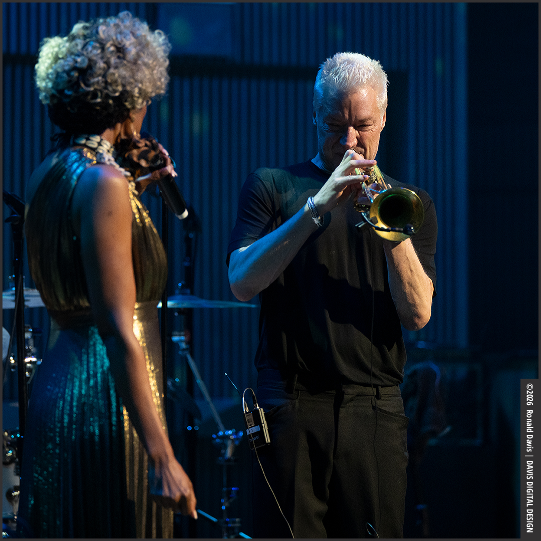 Sy Smith & Chris Botti