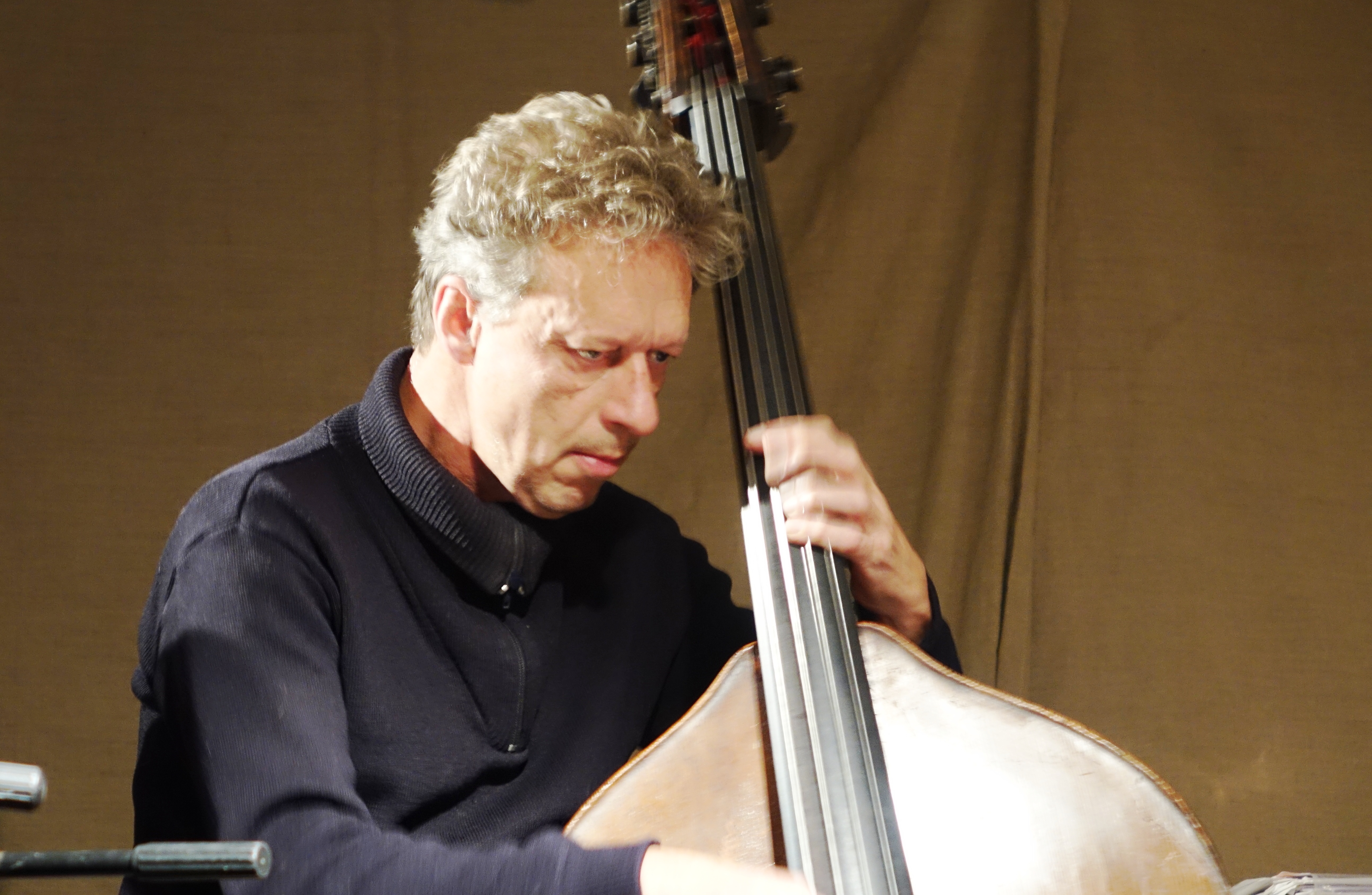 Ernst Glerum at Cafe Oto, London in December 2018