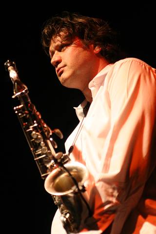 Stefano Saccon with Stratrometric at the Chorus, Lausanne,Switzerland, 2005