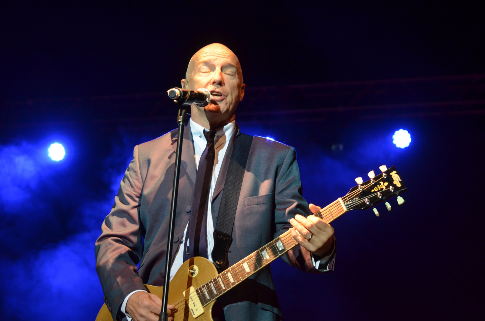 Midge Ure Performing at the Retro Futura Show on 8-23-2014.