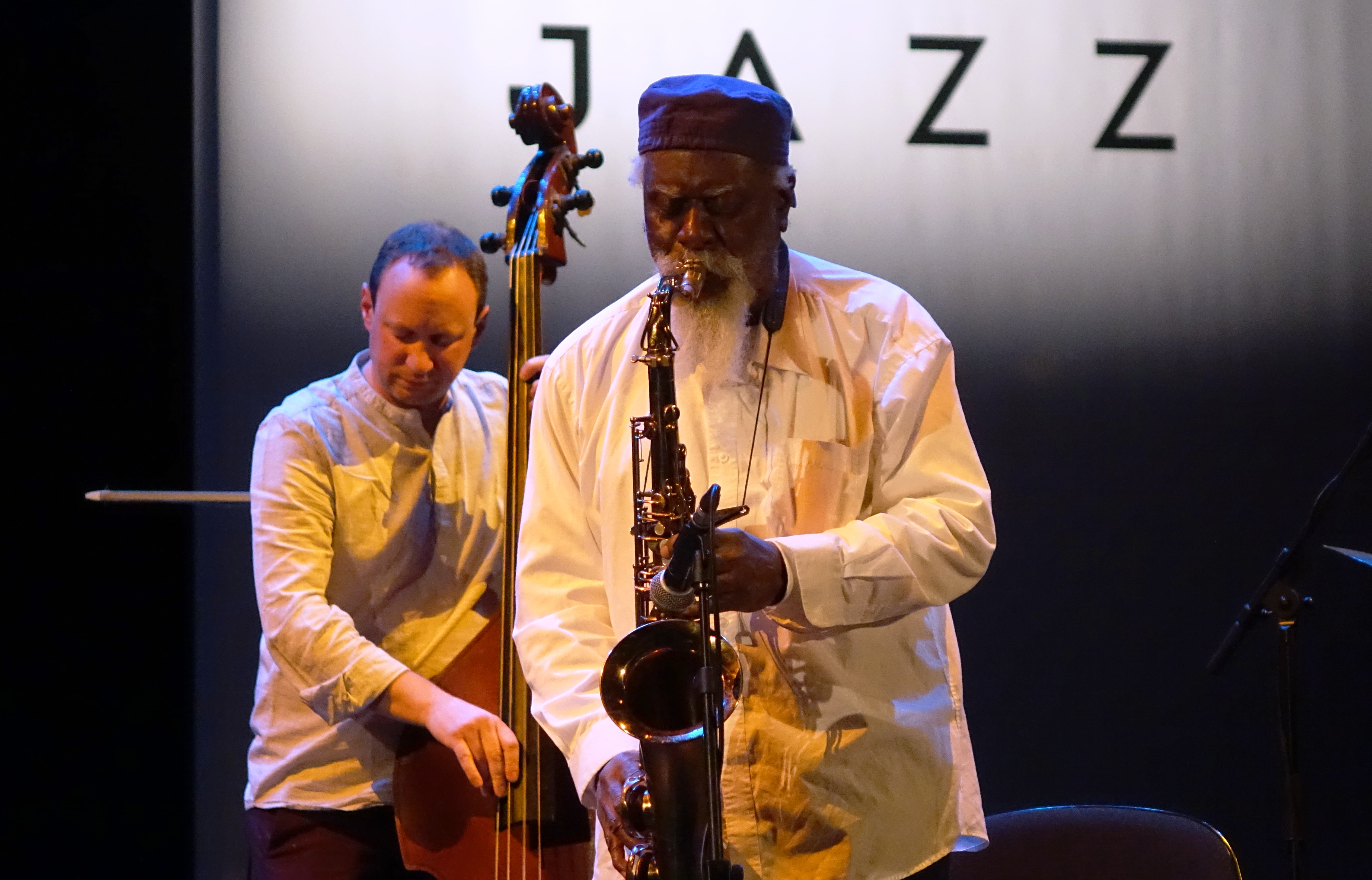 Oli Hayhurst and Pharoah Sanders at the Vilnius Mama Jazz Festival in November 2017