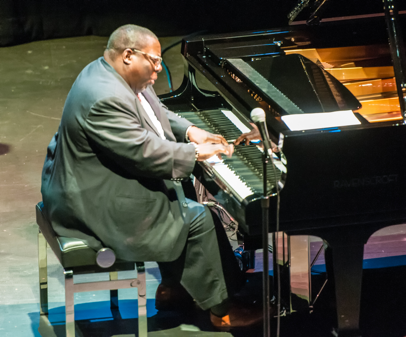 Cyrus chestnut with trio at the tempe arts center