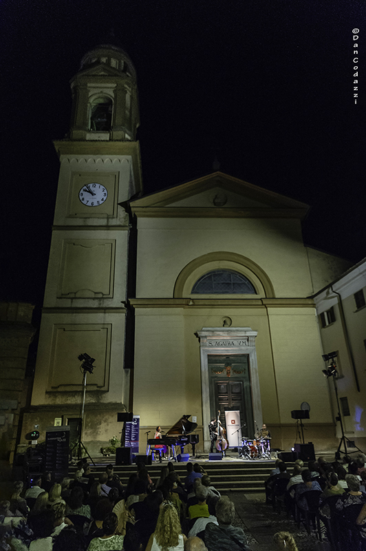 Olivia Trummer Trio at piazza chiesa S.Agata