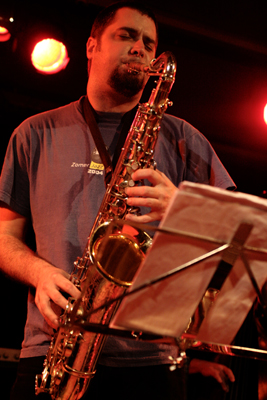Dave Rempis with "Vandermark 5" at the Sud Des Alpes, Amr, Geneva, Switzerland, 2005