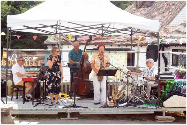 Julian Nicholas and Imogen Ryall Band — jazz photo by Brian O'Connor | All About Jazz