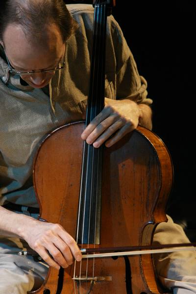 Hank Roberts with "Bill Frisell - 858 Quartet" at the Amr Jazz Festival, Alhambra, Geneva, Switzerland, April 2006