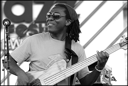 Richard Bona<br>steps Ahead<br>2005 JVC Jazz Festival in Newport, R.I.