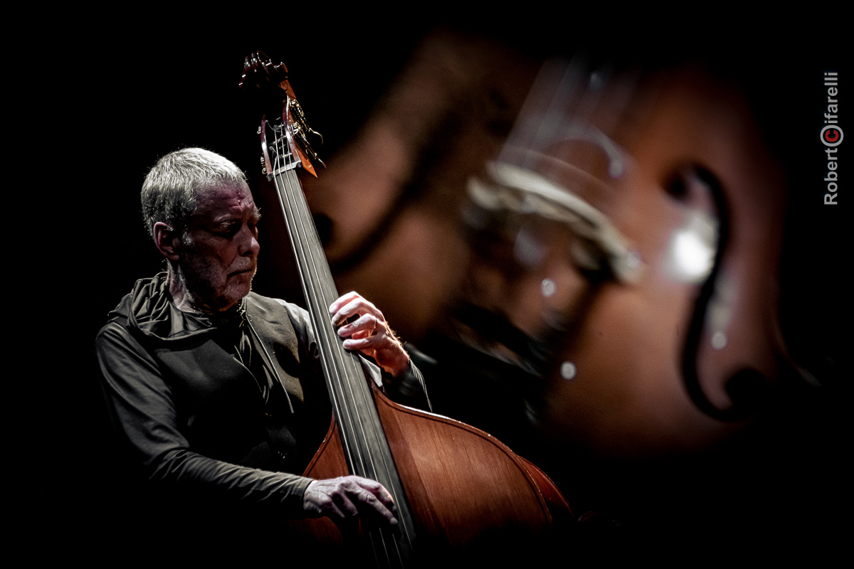 Dave Holland — jazz photo by Roberto Cifarelli | All About Jazz