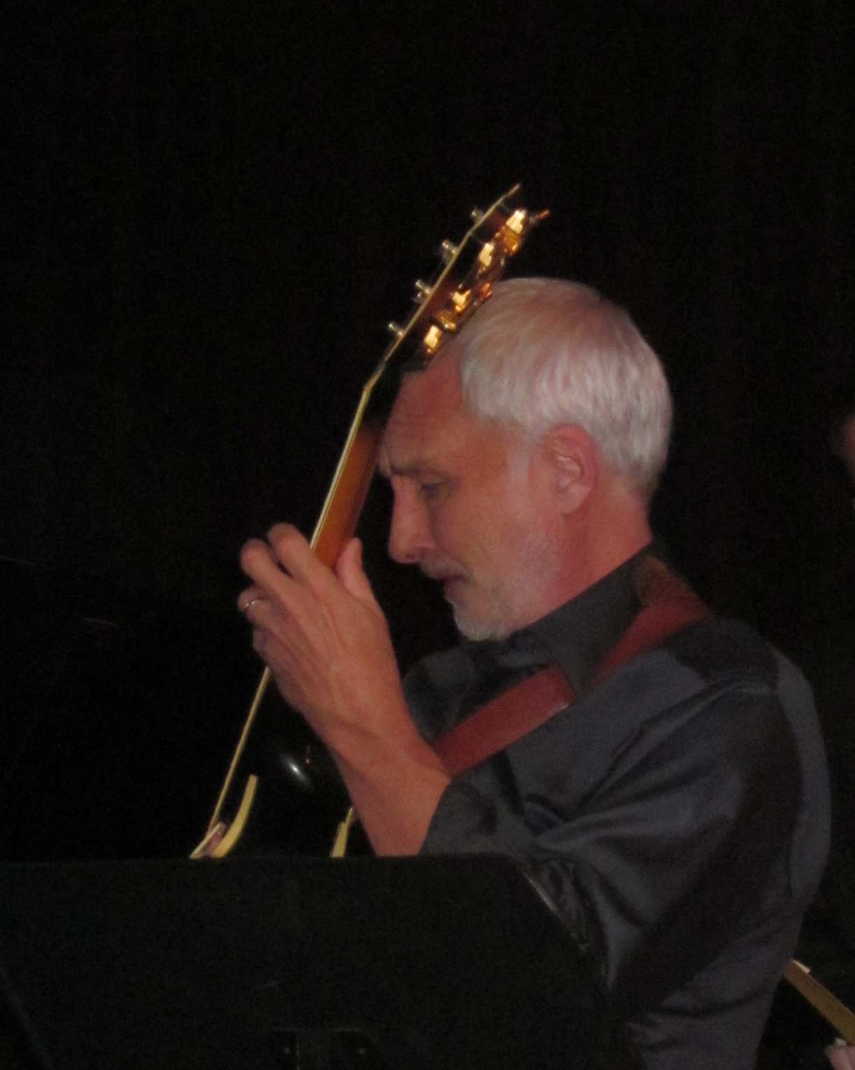 Guitarist Frank Kohl