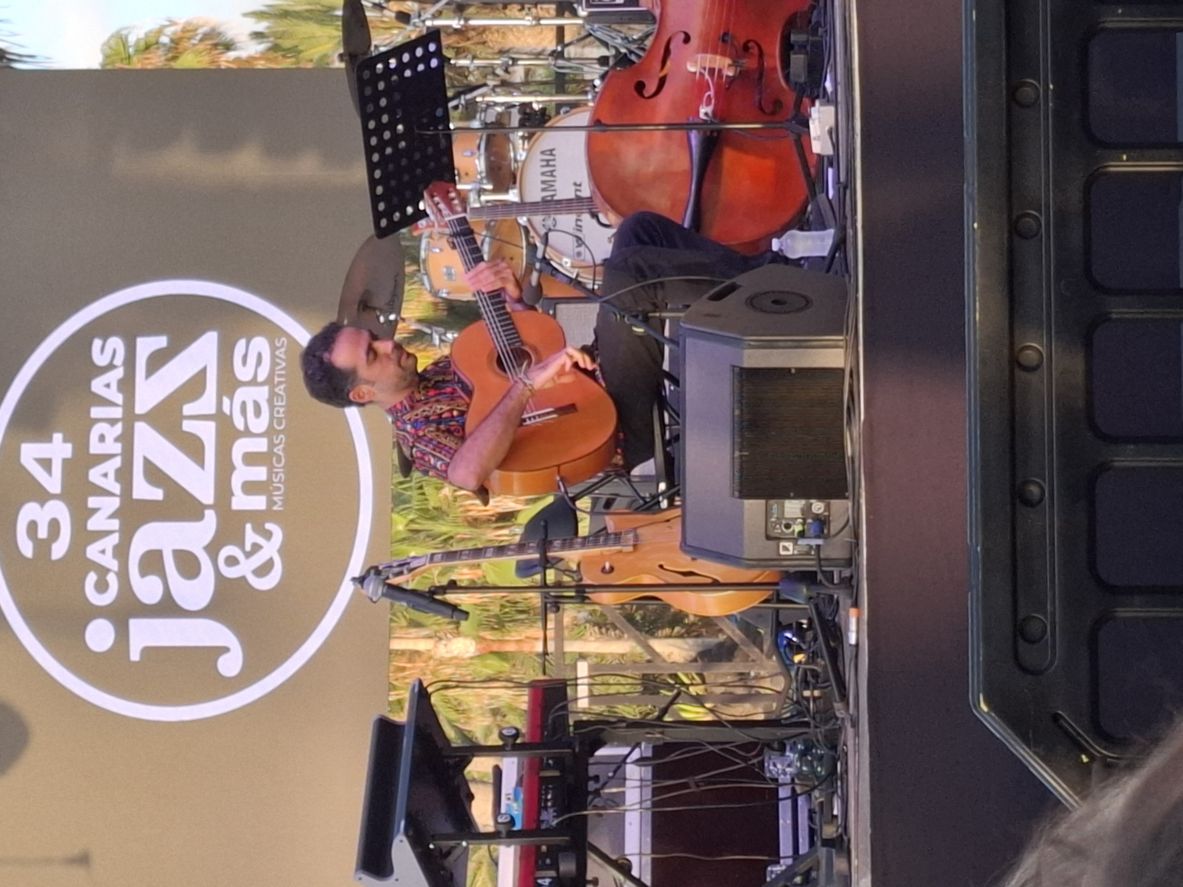 Guitarist David Minguillon at Lago Martianez