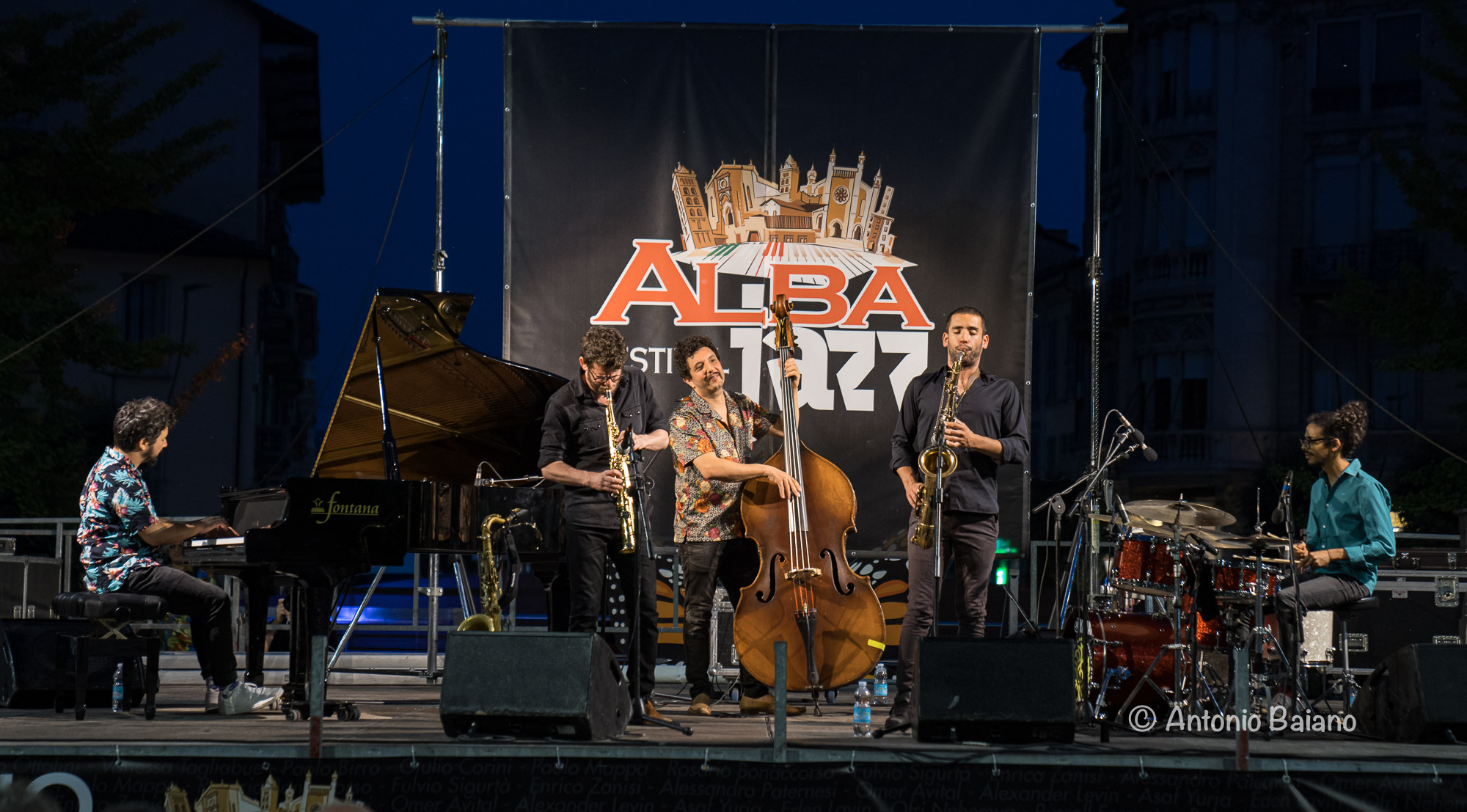 Omer Avital Quintet "Quantar"