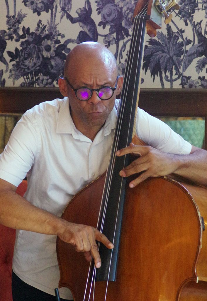 Peter Jones Quartet