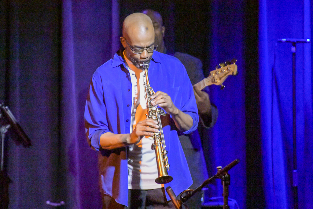 Dee Lucas - soprano sax