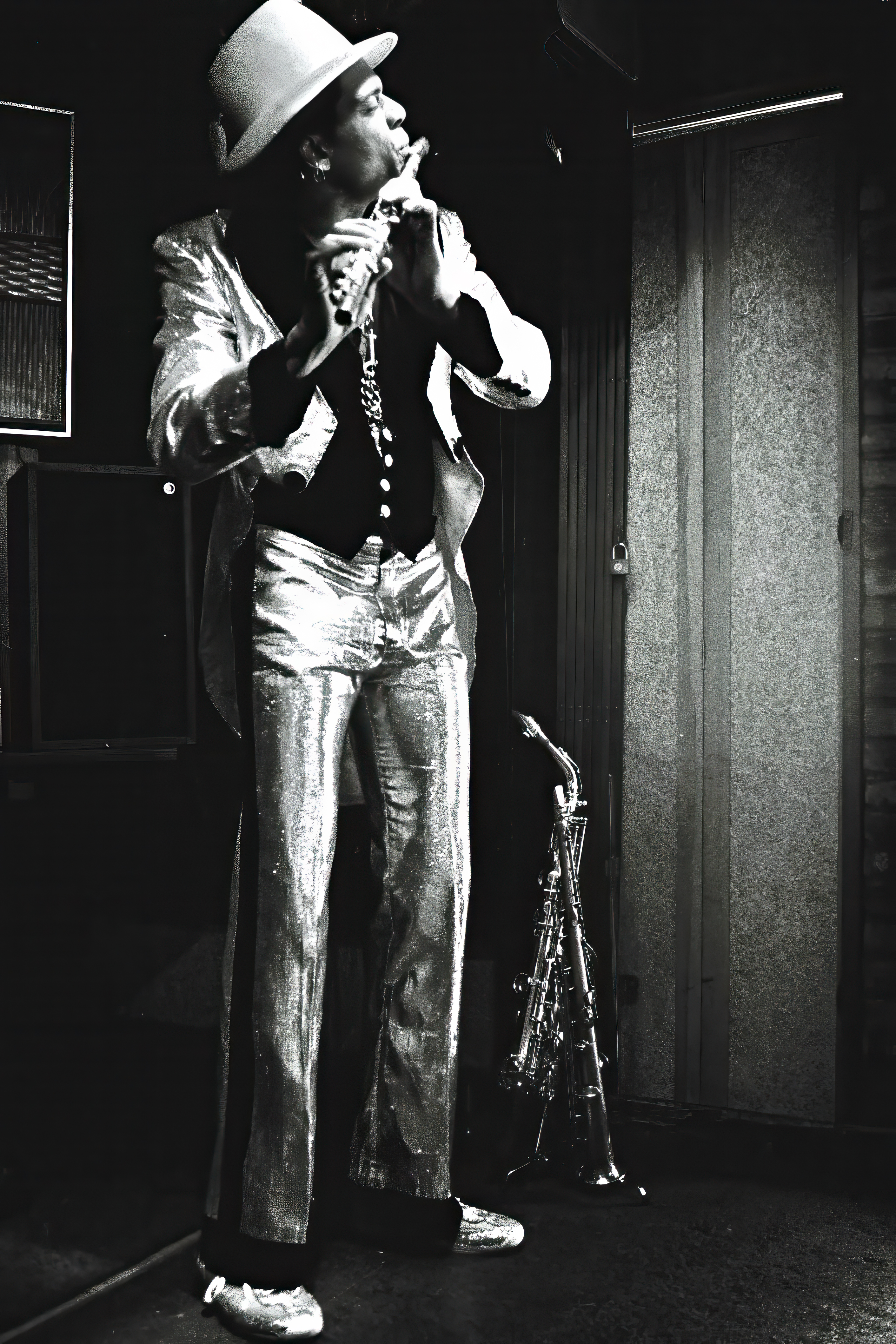 Julius Hemphill perform “Roi Boyé and the Gotham Minstrels,” at the Tin Palace (1977) — jazz photo by Dave Kaufman | All About Jazz