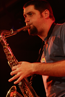 Dave Rempis with "Vandermark 5" at the Sud Des Alpes, Amr, Geneva, Switzerland, 2005