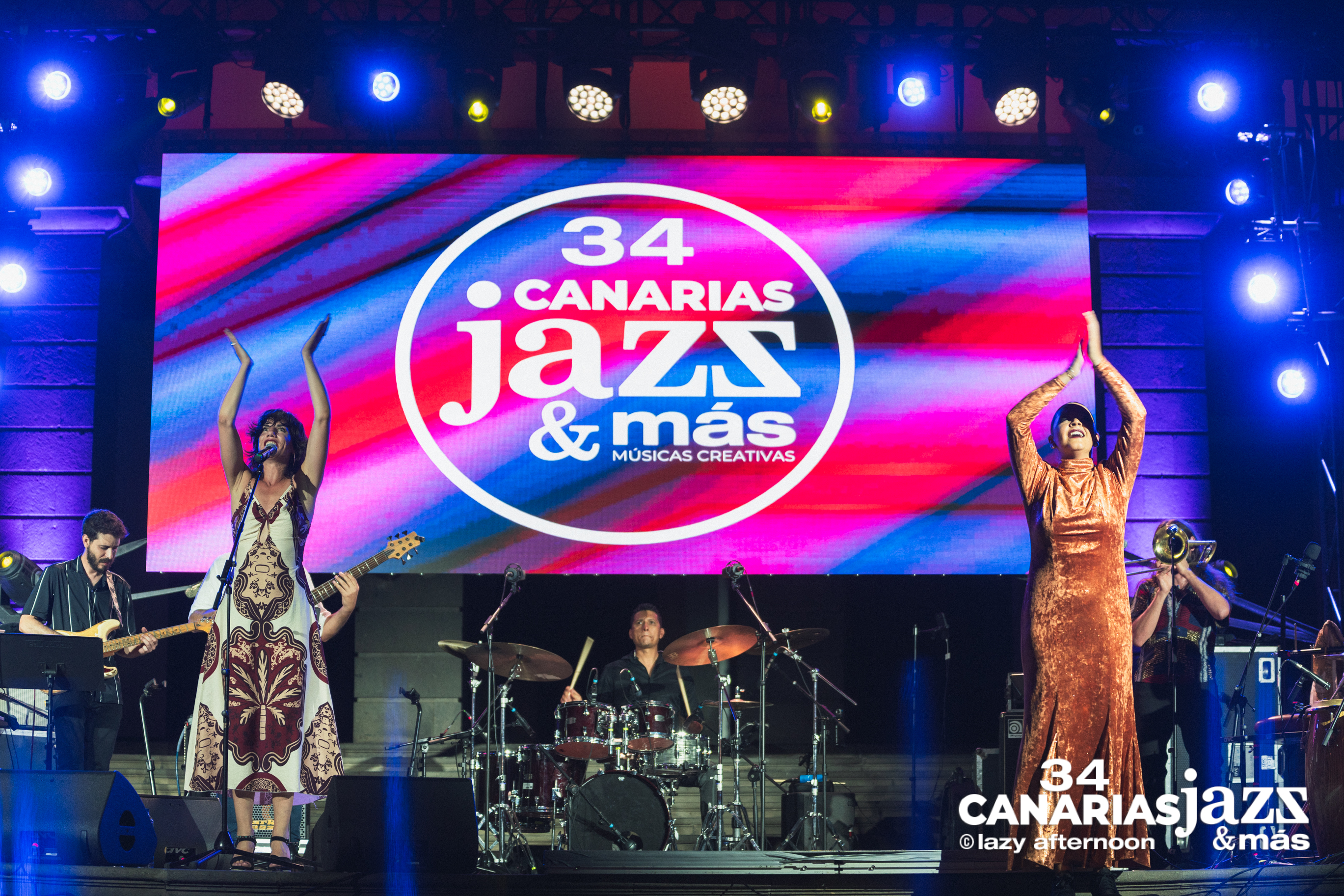 Singer Aurora Garcia & flamenco dancer Dara Sanches of Patax
