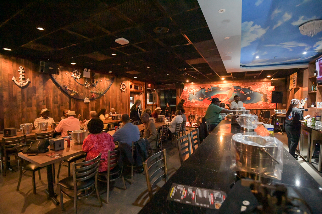 jazz fans at Ocean Crab Cajun Seafood