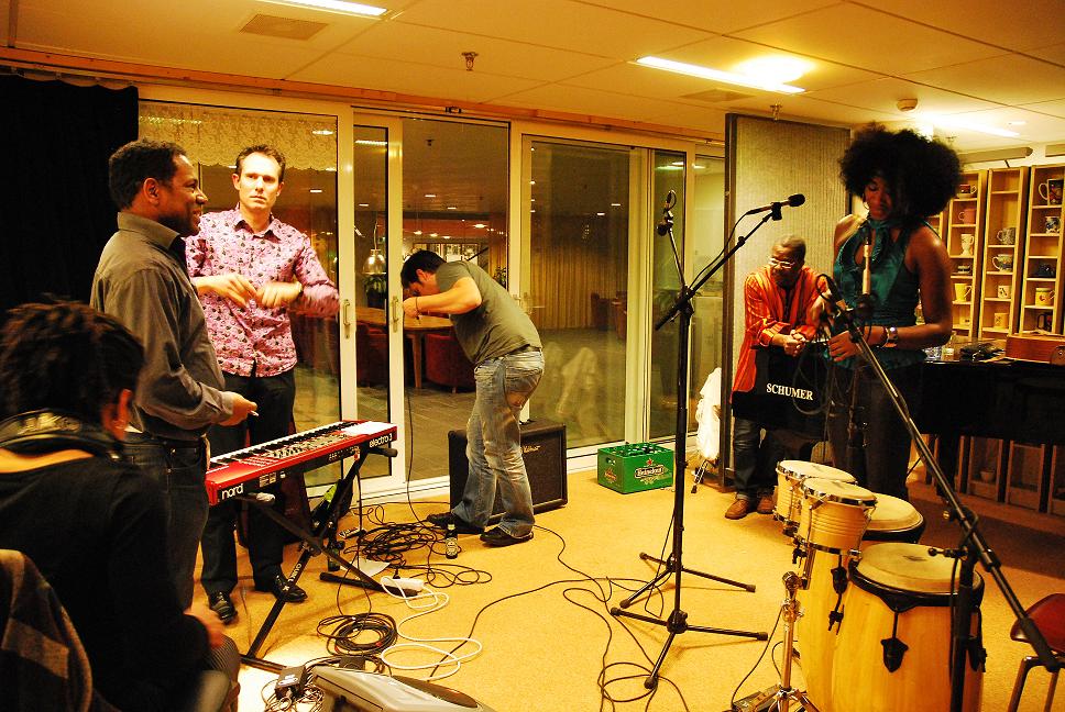 Monique Mijnals Live at NPS Radio5 — jazz photo by Monique Mijnals | All About Jazz