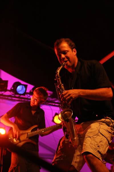 Nicolas Brunner and Manuel Gesseney with "Gekko Invite NK" at the Festival Des Cropettes de L'Amr, Geneva, Switzerland,2005