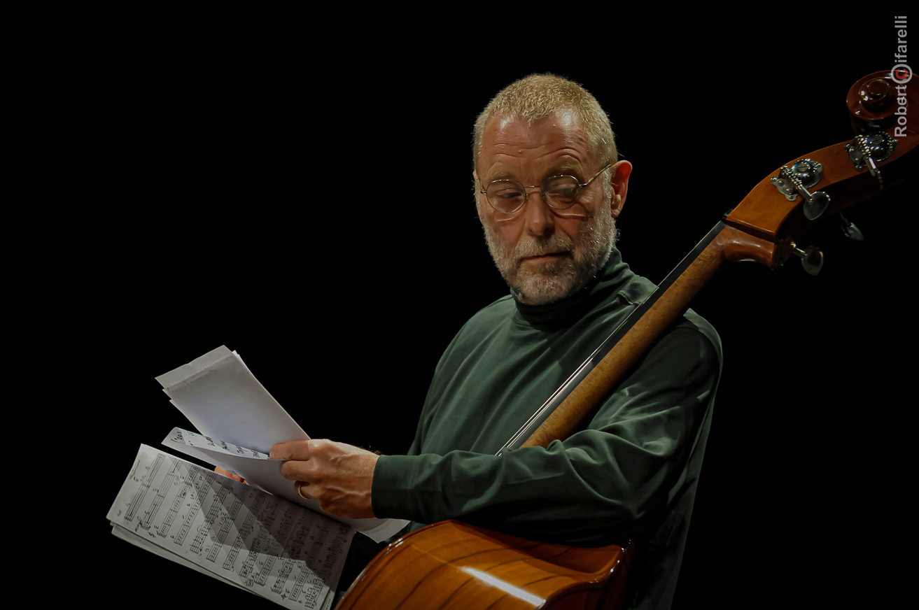 Dave Holland — jazz photo by Roberto Cifarelli | All About Jazz