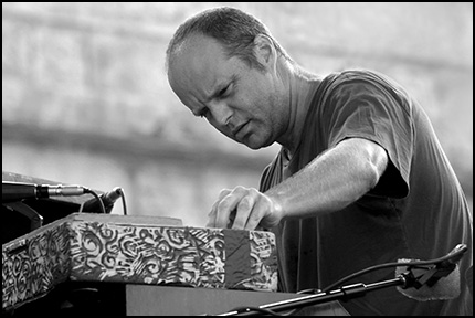 John Medeski<br>medeski Martin & Wood<br>2005 JVC Jazz Festival<br>in Newport R.I.