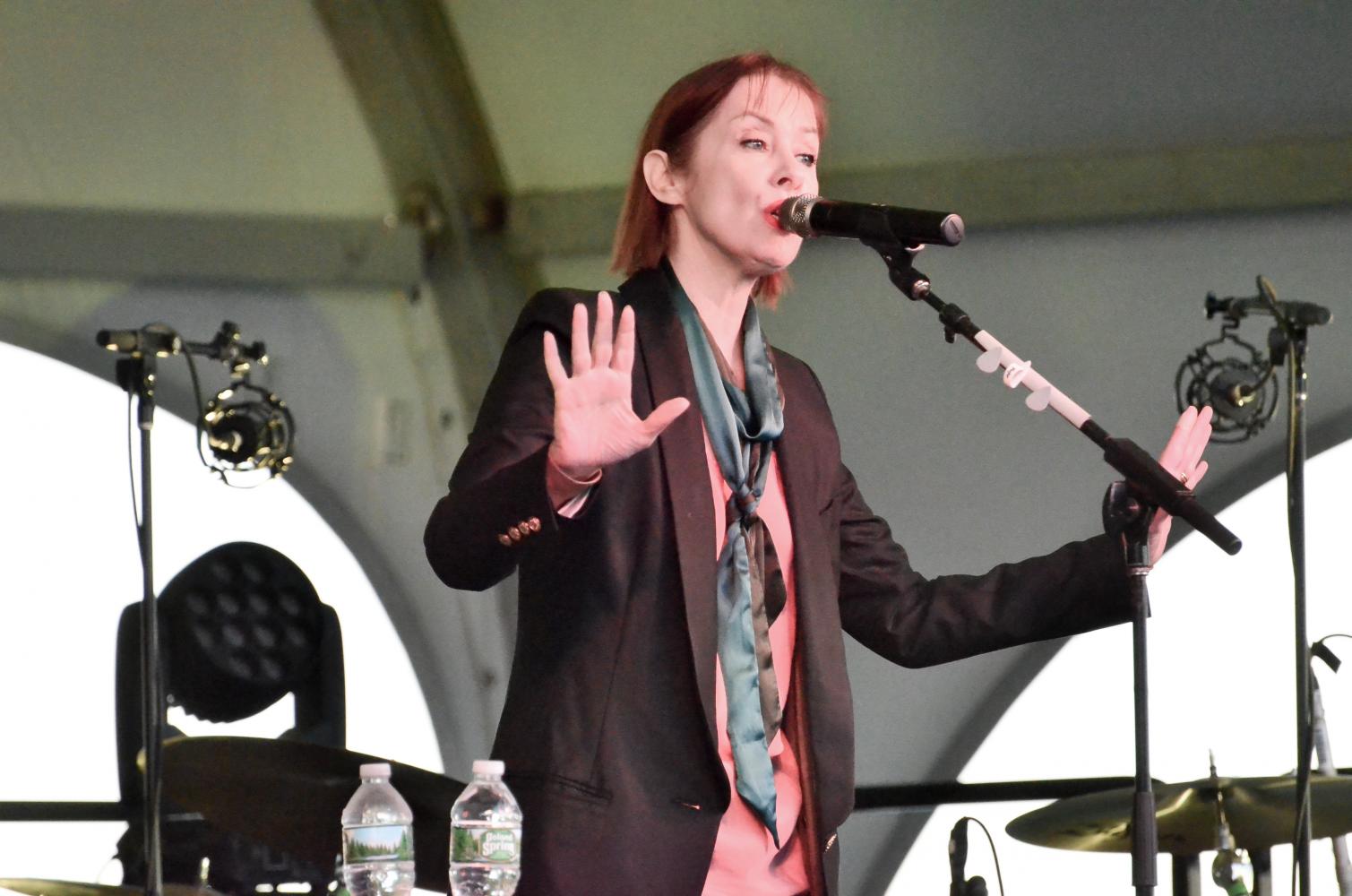 Duncan Sheik and Suzanne Vega Sunset Concert at Sands Point Preserve Conservancy on 9-25-2016. 