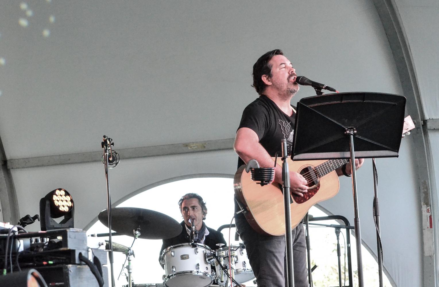 Duncan Sheik and Suzanne Vega Sunset Concert at Sands Point Preserve Conservancy on 9-25-2016. 